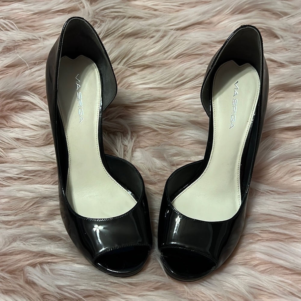 Black patent leather open toe pumps. Size 9.